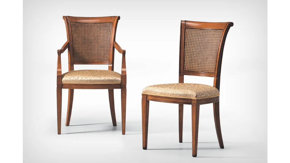 Sedia in legno con o senza braccioli K10463 con schienale in caneté e sedile in tessuto imbottito de L'Origine
