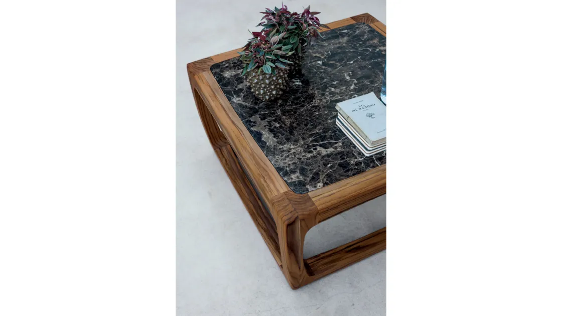 Tavolino Bungalow Side Table con top in marmo e struttura in legno massello di Riva1920