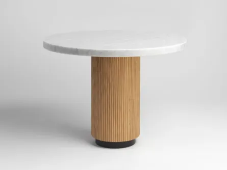 Tavolino con top in Marmo e base in legno cannettato de L'Origine