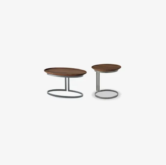 Tavolino Wing Ovale and Round con top rimovibile in legno massello a liste incollate con struttura in ferro di Riva1920