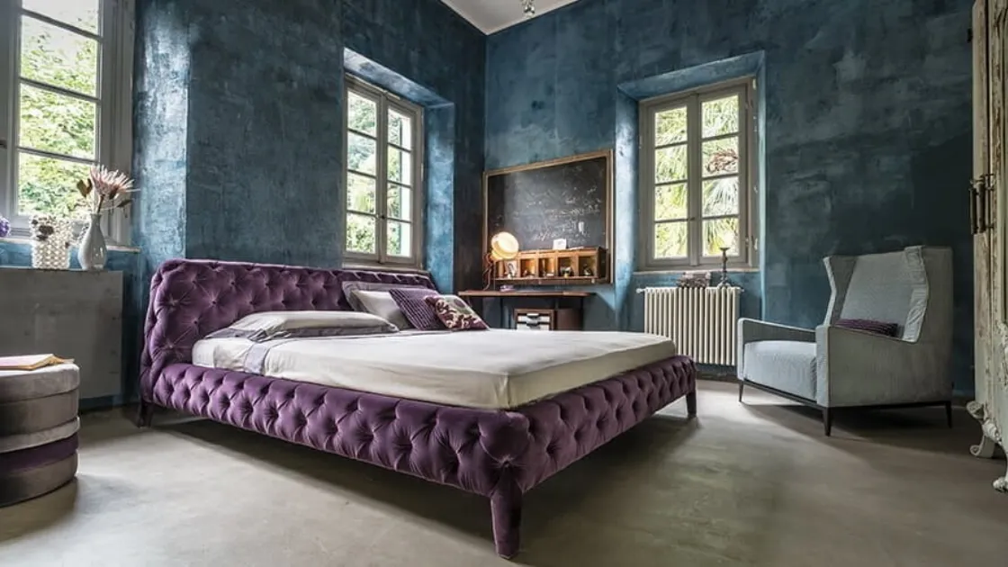 Letto di design Windsor Dream in tessuto imbottito Viola lavorazione capitonné di Arketipo