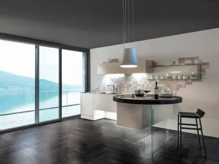 Cucina Design Air in vetro con penisola in legno di Lago